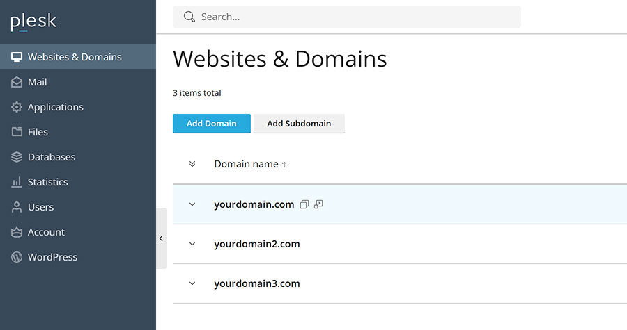 เมนู Websites & Domains ใน Plesk แล้วเลือกโดเมนที่จะติดตั้ง SSL Certificate